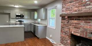 Recently Remodeled 3 Bed / 2 Bath near Mercy Hospital Gallery 7