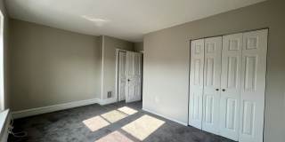 1323 N. Dupont Street - B Gallery 14