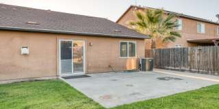 Clean and neat 4 bedroom, 2 bathroom single story in the Fancher Creek area 93727 Gallery 25