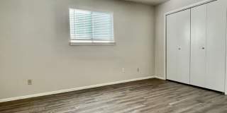 1636 Post Road Gallery 7