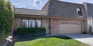 3 Bedroom Townhome Gallery 1