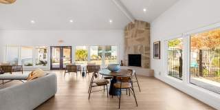 THE ARLO Gallery 18