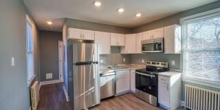 400 DOUGLAS Street NE Gallery 4