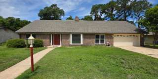 Beautifully renovated 4BR/3BA home close to NAS and beaches Gallery 3