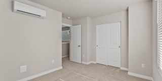 3bd/2.5ba Lynnwood Townhome Gallery 13