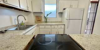 Convenient 2/2/1 with Lanai Gallery 48