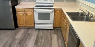 Room in 3 Bedroom Home at Dunford St Gallery 3