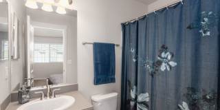 Spectacular 2 Bed | 2.5 Bath + Office/Den Townhome | Prime Hillsboro Location | Modern Living | Close to Everything Gallery 13