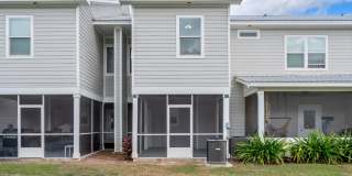 Spacious 3 Bedroom Townhouse with Community Pool! Gallery 37
