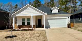 3 BR, 2 BA with Fenced Yard and Fantastic Amenities! Gallery 1