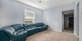 Spacious 5BR/2.5BA in Creston with Garage & Fenced Backyard Spacious 5BR/2.5BA in Creston with Garage & Fenced Backyard Gallery 4