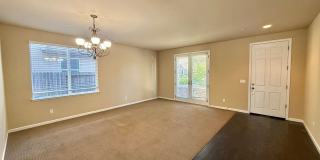 Charming 4 Bedroom Home in Springlake Gallery 15