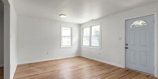 1806 Sussex Street Gallery 11