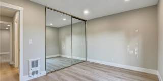 93 Streamwood Gallery 7