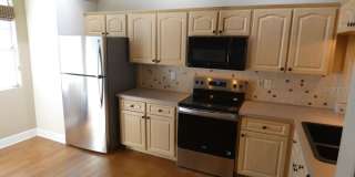 Spacious 2-Bedroom, 2-Bath Villa with Pond Views and Garage in Largo! Gallery 10