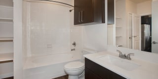 Radius Uptown Apartments Gallery 15