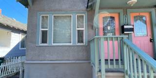 Charming Craftsman-Style Oversized 1 Bedroom Duplex with flex space for a den/walk in closet Gallery 1