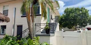 Fully furnished 1/1 Apartment Old NE Gallery 1