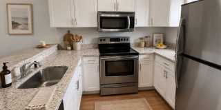Waterfront Green Cove Springs 2BR with In-Unit Laundry, Central AC, and Pool! Gallery 7