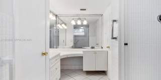 1700 NE 191st St Gallery 23