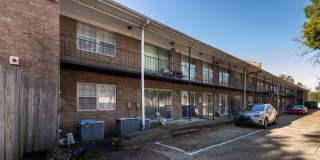 Colonial Apartments Gallery 22