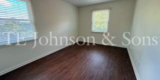 Modern 2 Bedroom Apartment with Water Included on Forsyth St Gallery 26