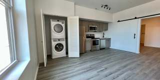 725 W Pratt Gallery 54