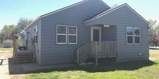 2 Bedroom, 1 Bathroom Home in Hoisington, KS Gallery 1