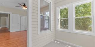 1611 McDaniel Street Gallery 13