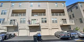 709 Thomas Ln #B Gallery 26