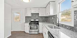 Gorgeous 2 bedroom house in West Mifflin available July 10! Gallery 7