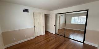 Upgraded Corner Condo with Lagoon View Gallery 14