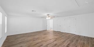 1720 Bagby Avenue Gallery 12