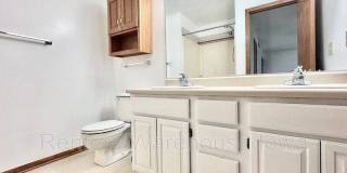 2048 Walnut Street Gallery 16