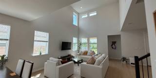 Wonderful 5 bedroom 4 bath home with Office + Media Room Gallery 7