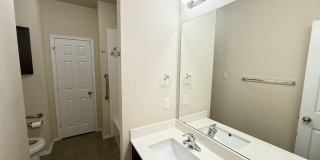 Spacious 4-Bedroom Home on Quiet Cul-de-Sac Gallery 10