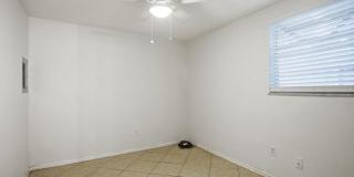 417 Milwaukee Avenue Gallery 14