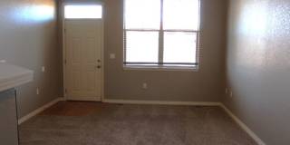 Stonegate Townhouse w/ 3 br/3 1/2 baths!! Gallery 10