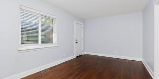 Cozy 2 Bedroom Duplex Close to NoDa! Gallery 4