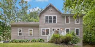 Beautiful 3bd 3.5bth Colonial home! Gallery 1