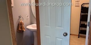 Lakeville 2 Bedroom Town Home, Dishwasher, Fireplace, 2 Car Garage, Garage Bonus Room Gallery 13