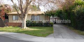 Charming East Sac 1bd/1ba Duplex with Garage Gallery 1