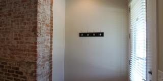 Midtown Renovated Duplex - Hardwood Floors, Exposed Brick Gallery 18