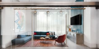 Ora Gallery 43