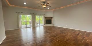 5 bedroom home with attached 3 car garage in Winchester Gallery 5