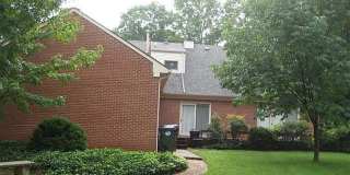 Unique Lyndon area 4 bedroom home with multiple common areas Gallery 82