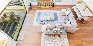 Gorgeous 3 bed 3.5 bathroom home available month to month in the highly desired city of Corona Del Mar. Gallery 25