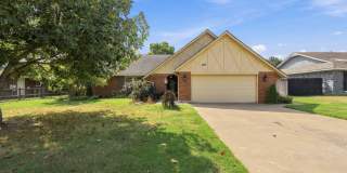 Large | 4 Bed | 3 Bath | South Tulsa Gallery 1