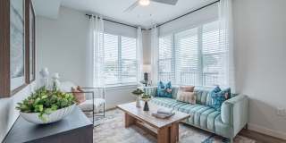 Cove at 47th Gallery 8