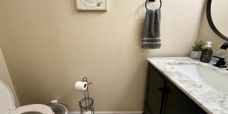 Beutifully updated 4 bed 2.5 bath home with large yard! Gallery 13